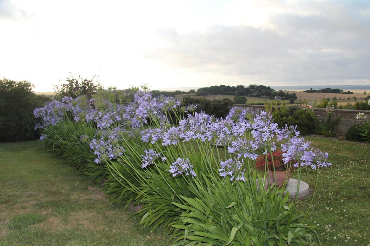 Les Agapanthes Bed & Breakfast Huisnes-sur-Mer Exterior photo
